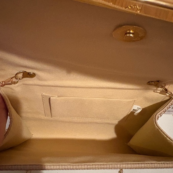 Elegant Beige Crossbody/Clutch Bag - Picture 4 of 5